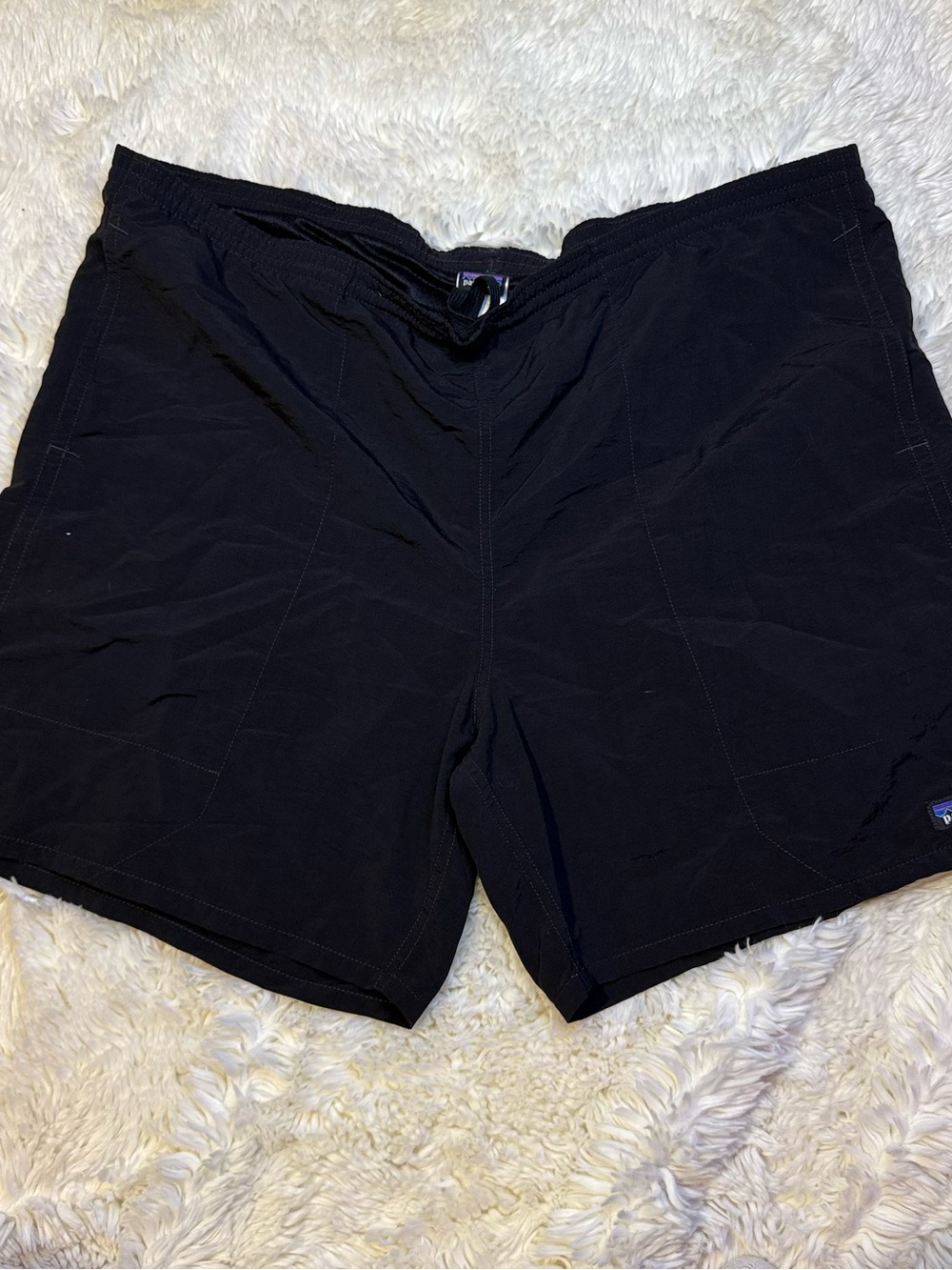 Patagonia men’s vintage large hybrid shorts mesh lining 6” inseam
